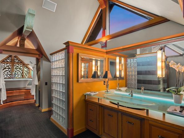 524 Malden Avenue E, Seattle WA 98112