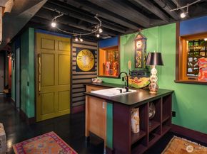 524 Malden Avenue E, Seattle WA 98112