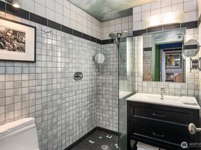 524 Malden Avenue E, Seattle WA 98112