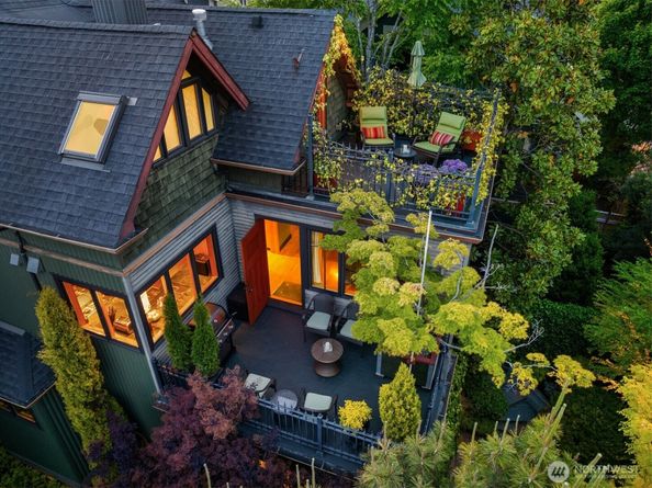 524 Malden Avenue E, Seattle WA 98112