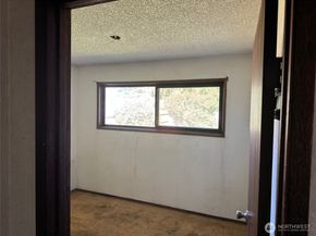 21707 51st Avenue W, Mountlake Terrace WA 98043