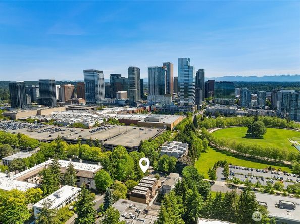 379 100th Avenue NE A, Bellevue WA 98004