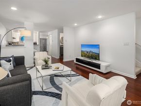 379 100th Avenue NE A, Bellevue WA 98004