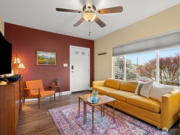 1516 S Bennett Street, Seattle WA 98108
