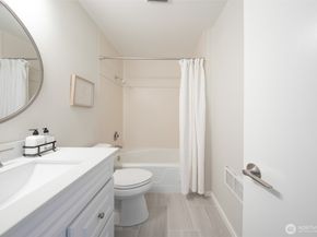 1800 43rd Avenue E A105, Seattle WA 98112