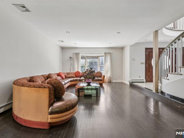 12 Summit Street, Englewood Cliffs NJ 07632