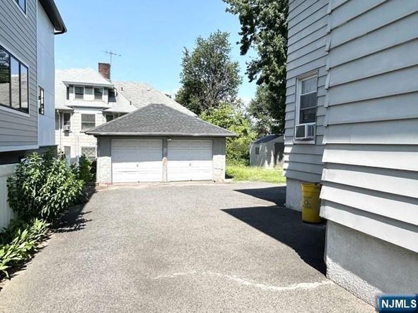 207 Grand Avenue, Palisades Park NJ 07650