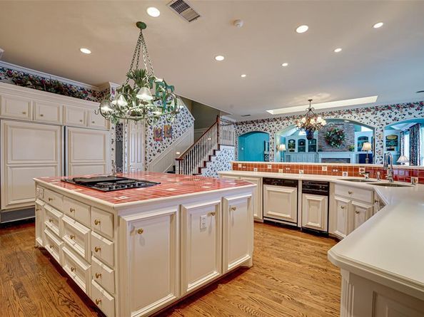 7007  Spanky Branch Court , Dallas Texas 75248