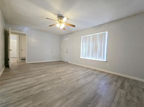 902  Spring Valley Plaza , Richardson Texas 75080