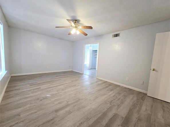 902  Spring Valley Plaza , Richardson Texas 75080