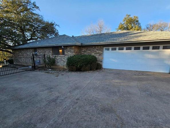 1817  Rhinevalley Drive , Arlington Texas 76012