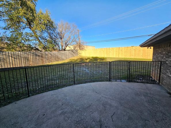 1817  Rhinevalley Drive , Arlington Texas 76012