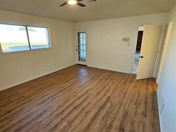 1817  Rhinevalley Drive , Arlington Texas 76012