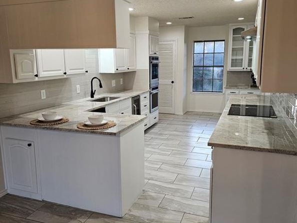 1817  Rhinevalley Drive , Arlington Texas 76012