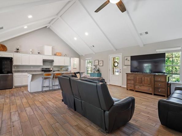 325  Short Street , Cedar Hill Texas 75104