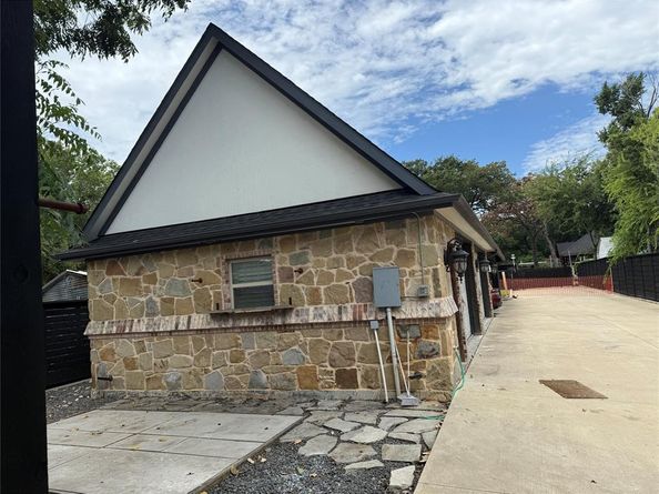 2219  Crystal Drive , Balch Springs Texas 75180