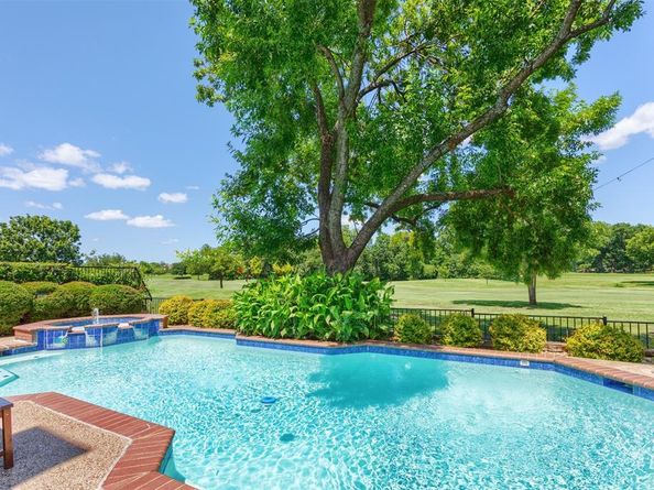 2810  Wren Lane , Richardson Texas 75082