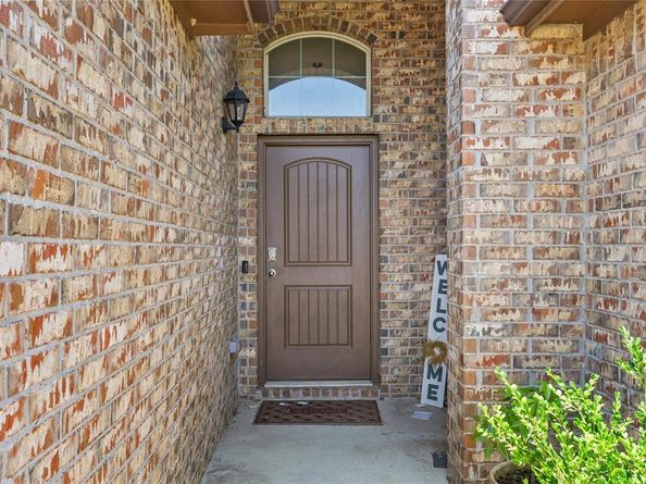 608  Mud Lake Trail , Fort Worth Texas 76120