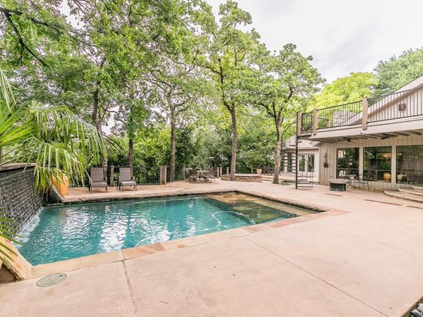 1504  Riverview Drive , Arlington Texas 76012