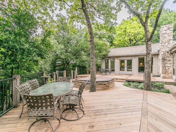 1504  Riverview Drive , Arlington Texas 76012