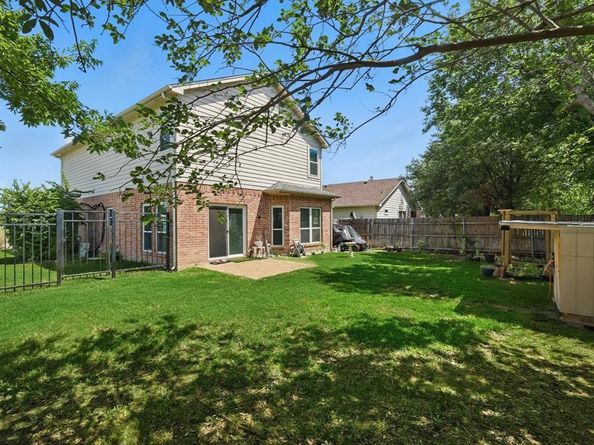 1900  Cassandra Court , Fort Worth Texas 76131