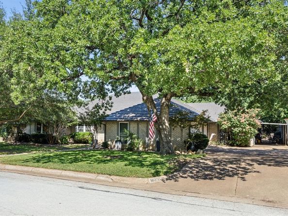 3105  Greenbrook Drive , Arlington Texas 76016