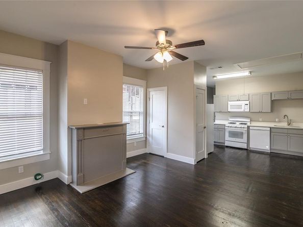 4602  East Side Avenue , Dallas Texas 75226