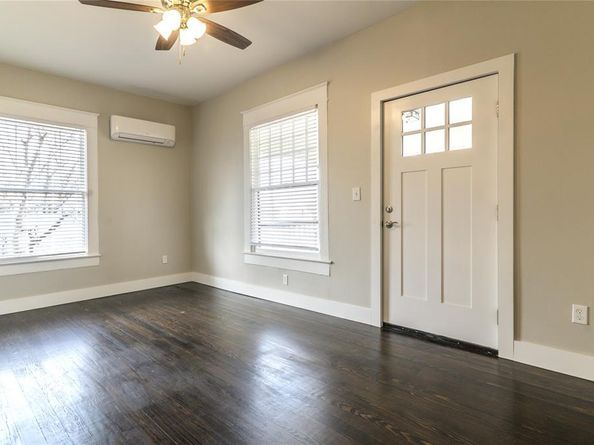 4602  East Side Avenue , Dallas Texas 75226