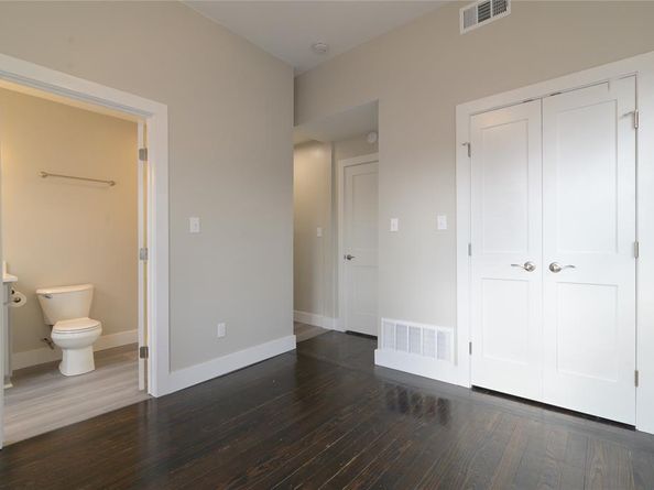 4602  East Side Avenue , Dallas Texas 75226
