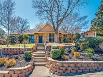 2002  Royal Crest Drive 