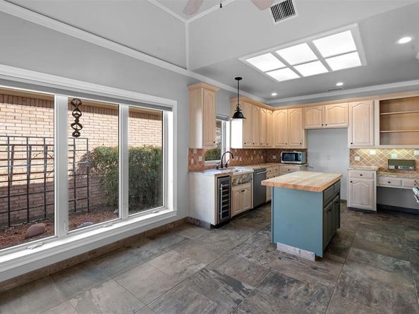 14787  Buckingham Court , Addison Texas 75254