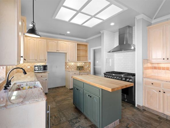 14787  Buckingham Court , Addison Texas 75254