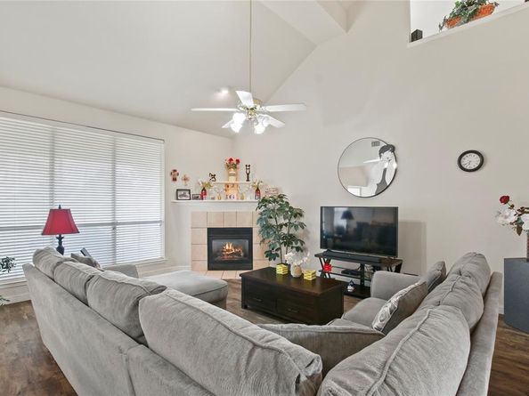 801  Cobblestone Drive , Lewisville Texas 75067