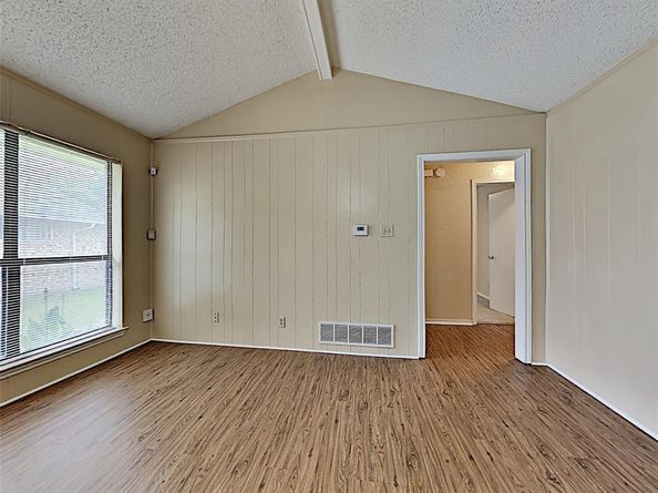 4724  Berridge Lane , Dallas Texas 75227