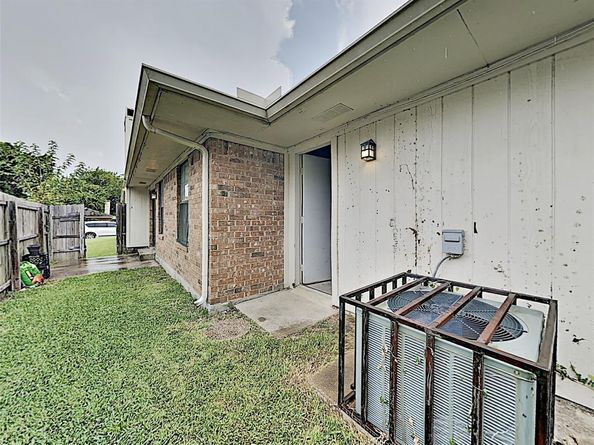 4724  Berridge Lane , Dallas Texas 75227