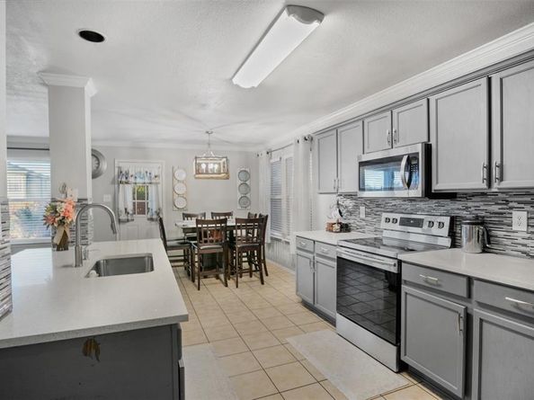 4600  Leslie Lane , Balch Springs Texas 75180