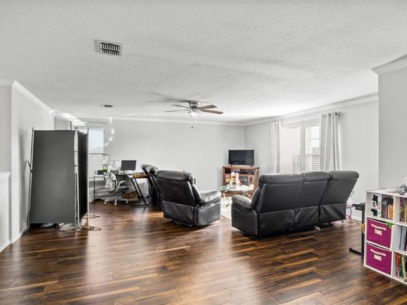 4600  Leslie Lane , Balch Springs Texas 75180