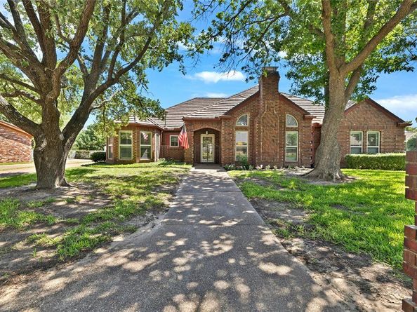 321  Timberlake Drive , Azle Texas 76020