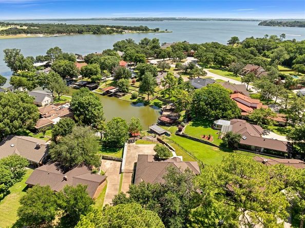 321  Timberlake Drive , Azle Texas 76020
