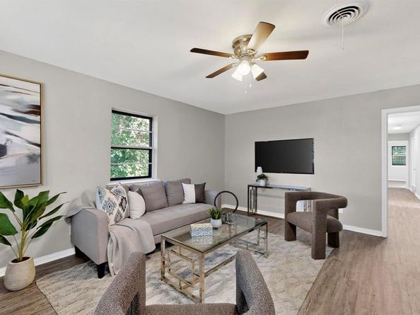 1436  Summertime Lane , Dallas Texas 75241