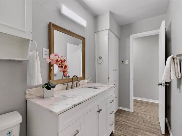 1436  Summertime Lane , Dallas Texas 75241