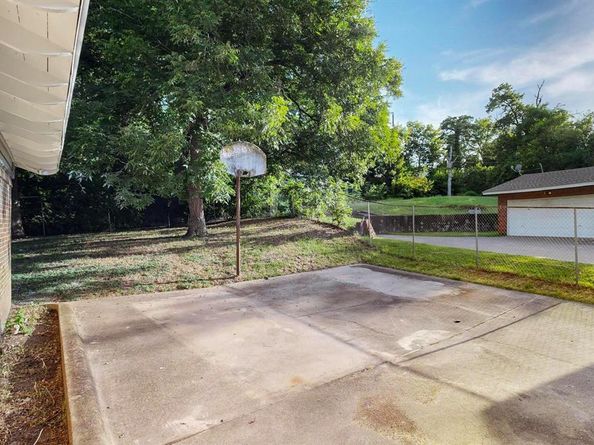 1436  Summertime Lane , Dallas Texas 75241