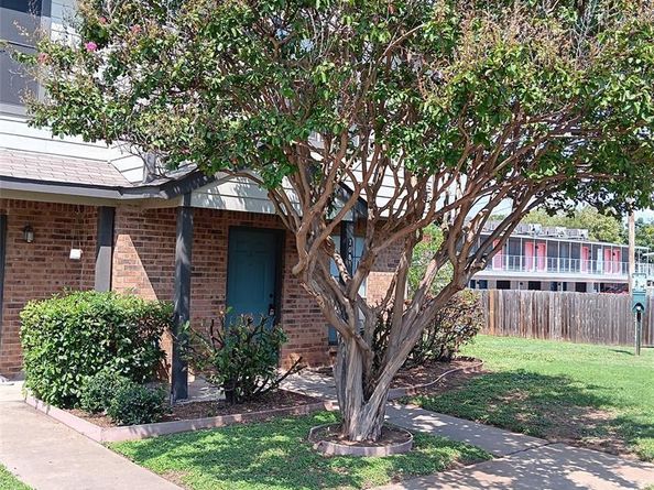 708 W Collins Street , Denton Texas 76201