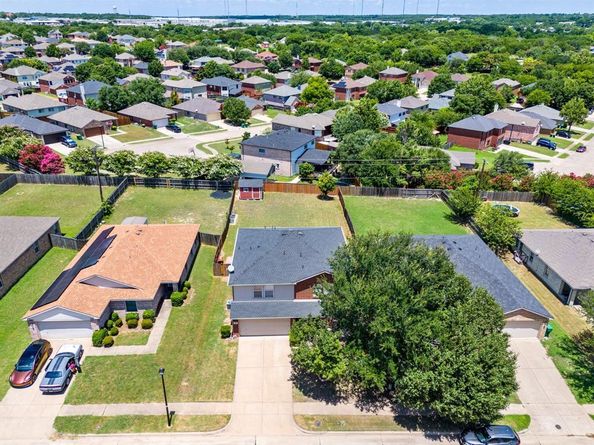 1347  Hayes Street , Cedar Hill Texas 75104