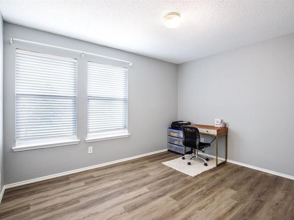 1347  Hayes Street , Cedar Hill Texas 75104