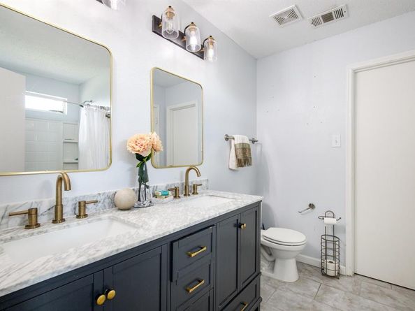 1347  Hayes Street , Cedar Hill Texas 75104