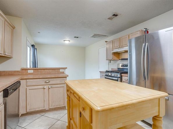 2924  Timber Creek Trail , Fort Worth Texas 76118