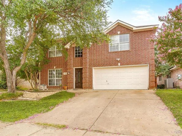 2924  Timber Creek Trail , Fort Worth Texas 76118