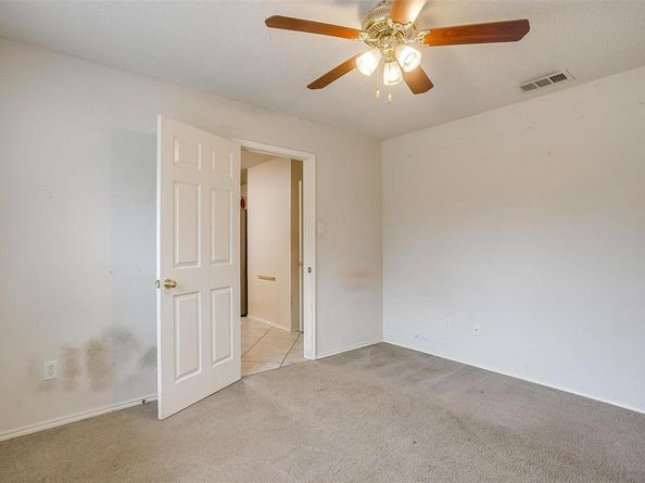 2924  Timber Creek Trail , Fort Worth Texas 76118