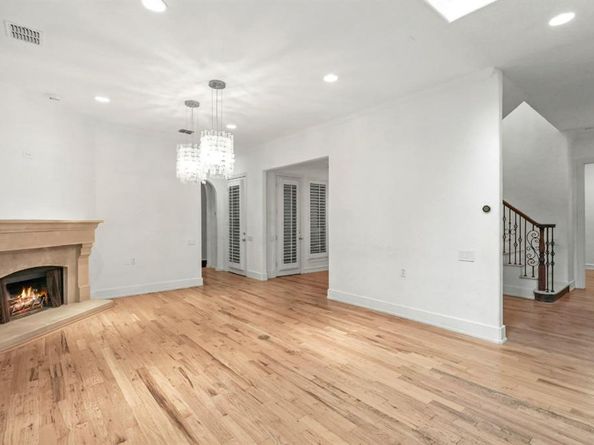 11911  Edgestone Road , Dallas Texas 75230